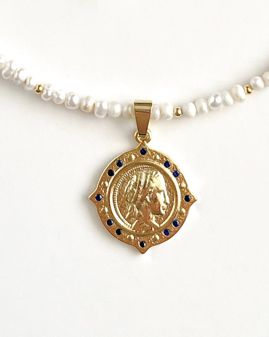 COLLAR SMALLPEARLS GOLDYMEDAL