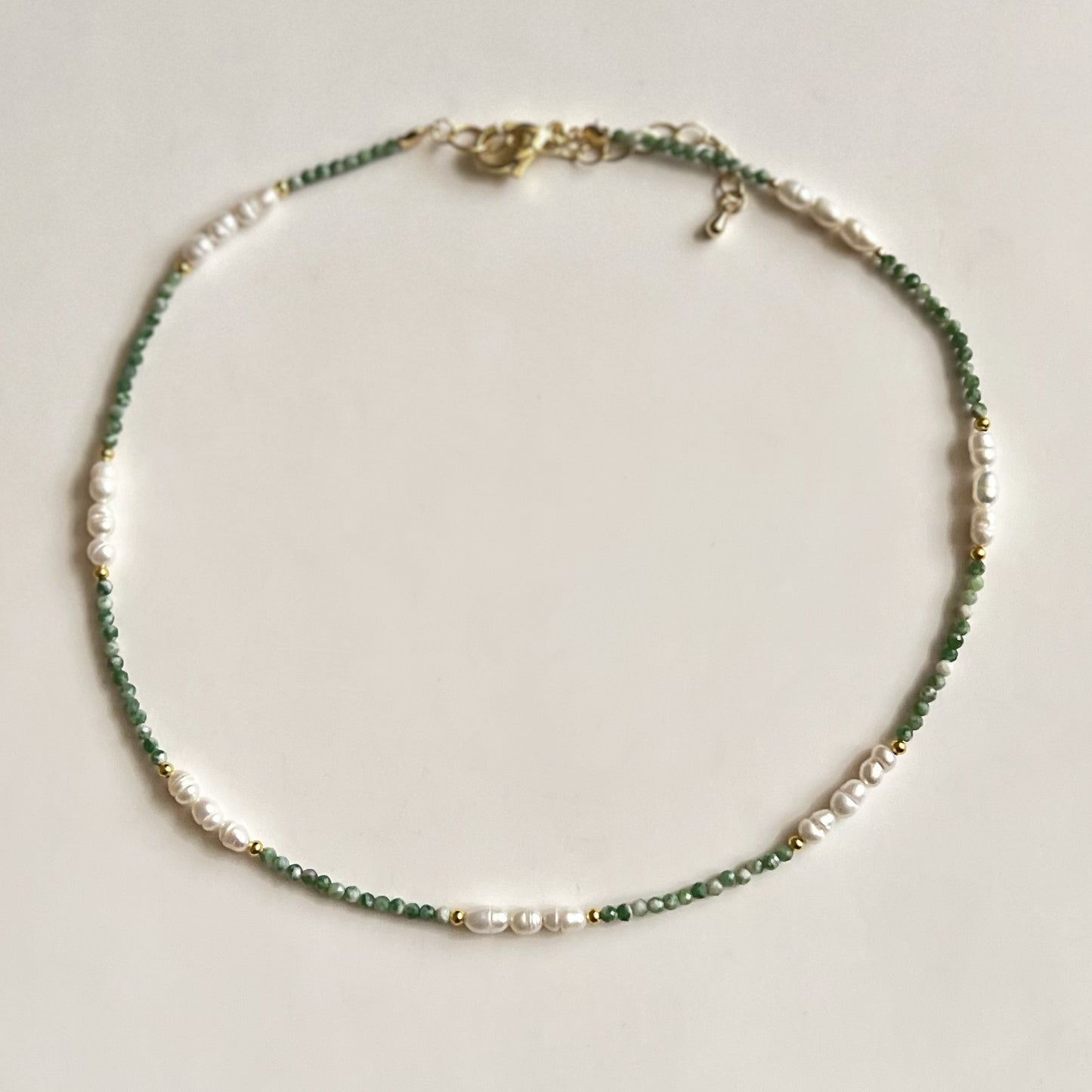 COLLAR GREEN VARIOUSPEARLIES