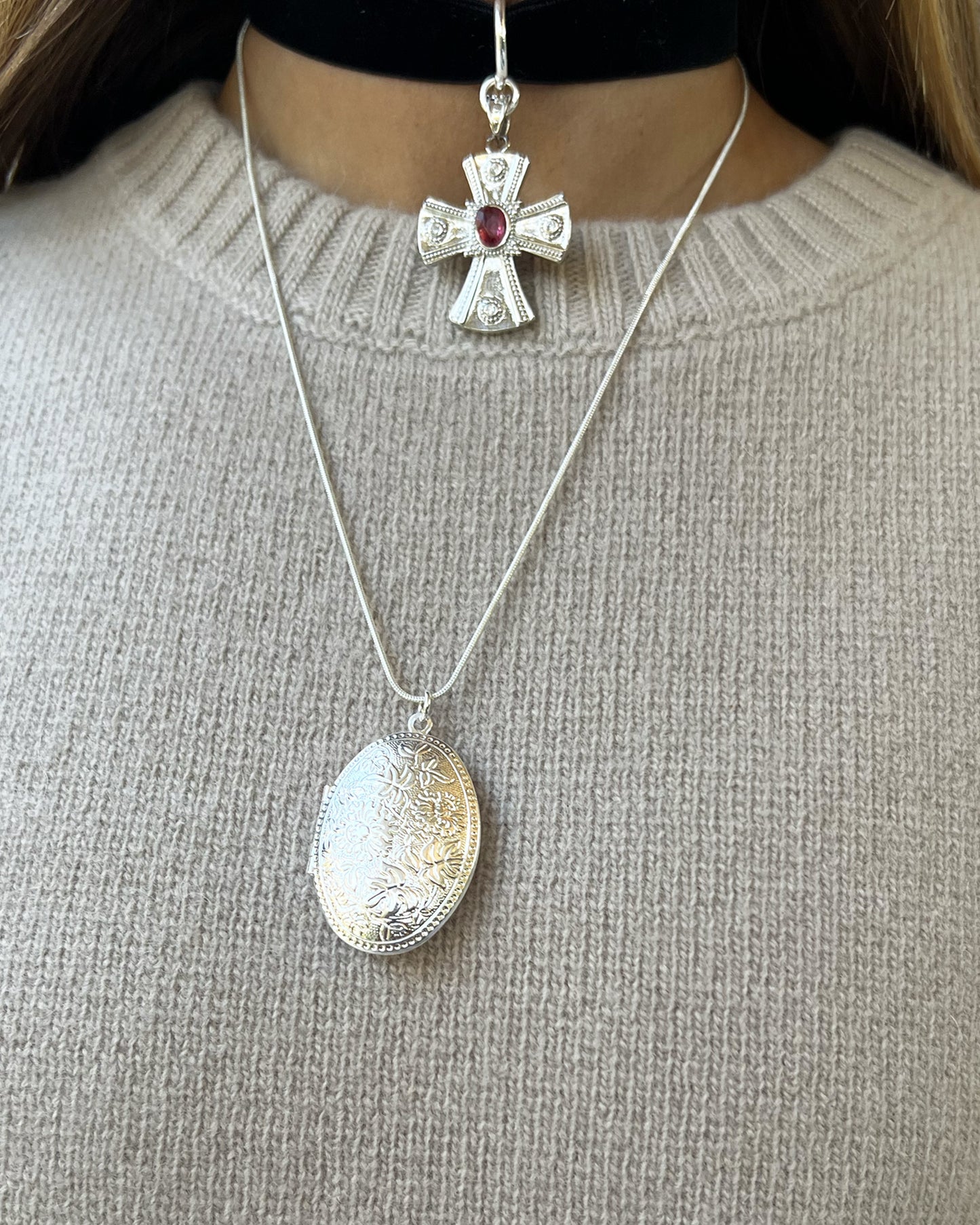 COLLAR SILVER CROSS