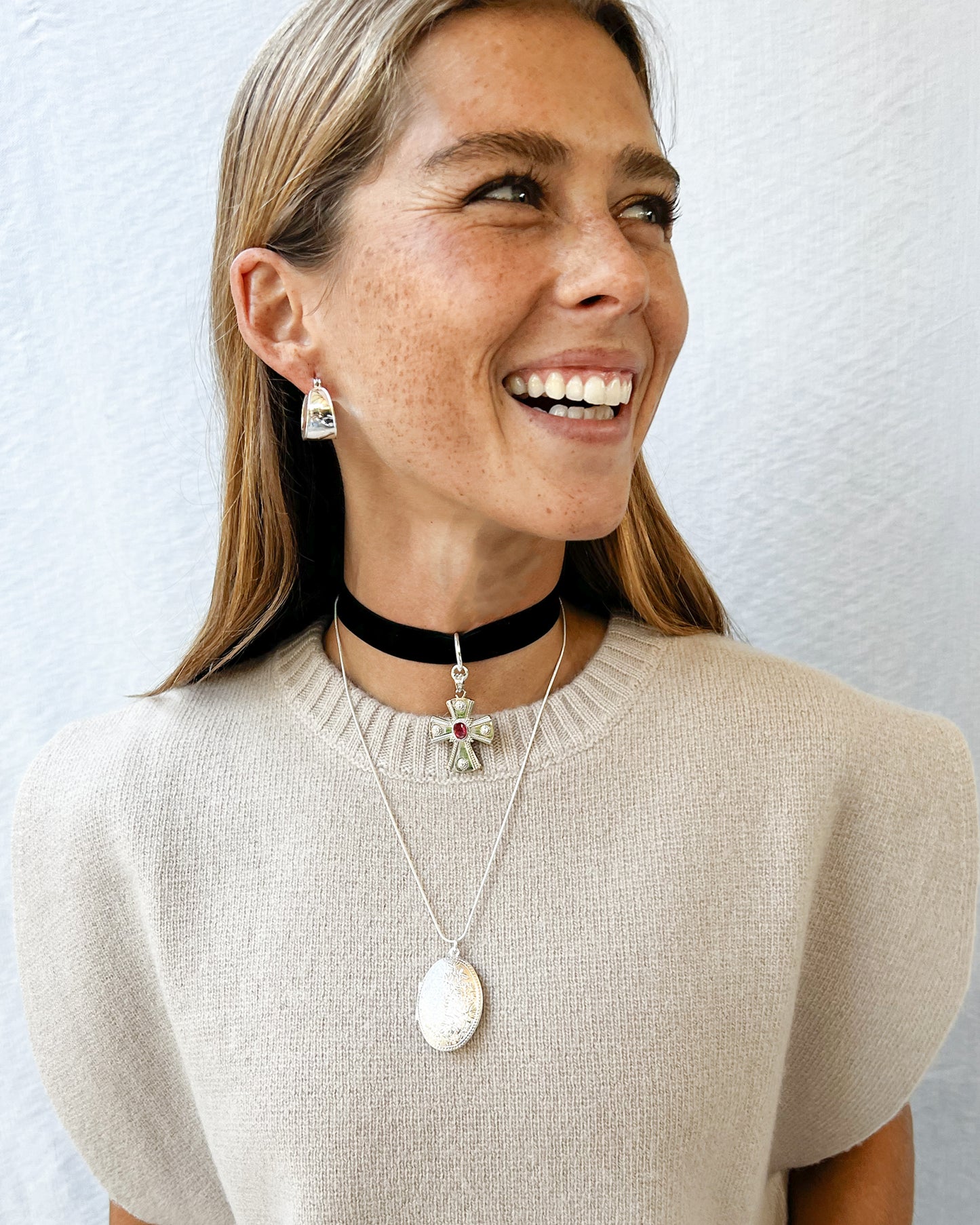 COLLAR SILVER CROSS