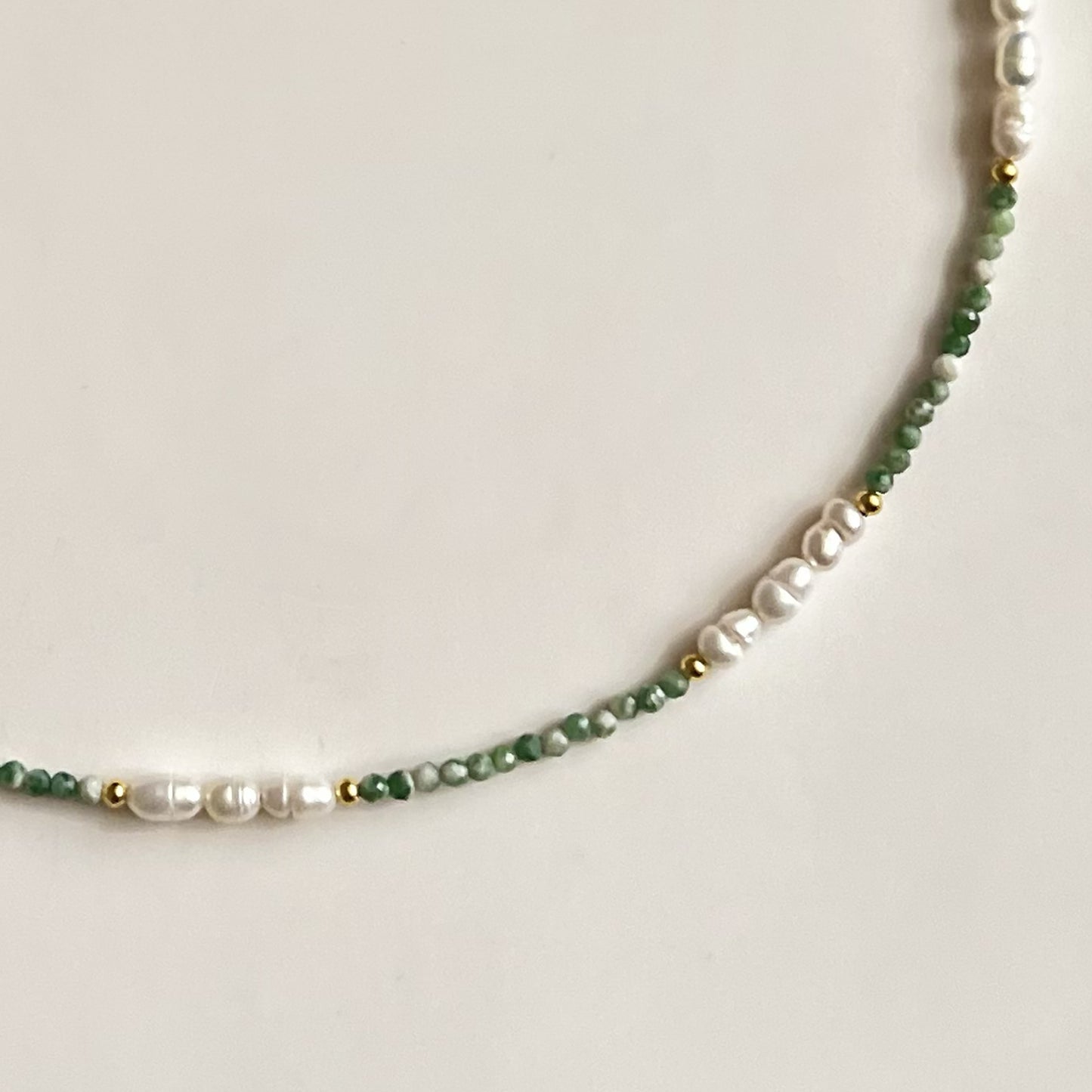 COLLAR GREEN VARIOUSPEARLIES
